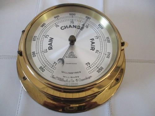 Großes schiffsbarometer - großes,