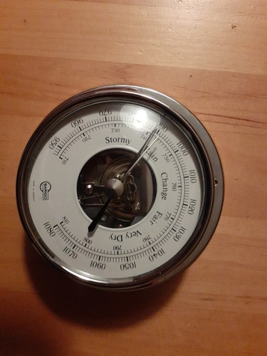 Gut erhaltenes barometer - barometer, von