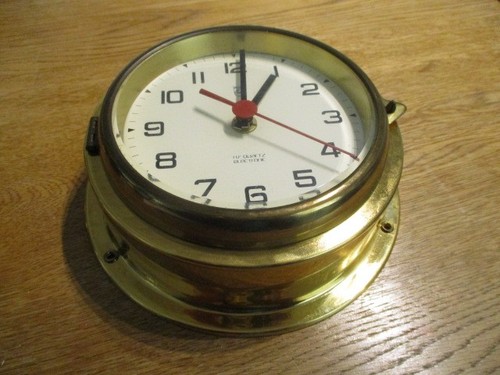 Große ältere schiffsuhr - ältere,