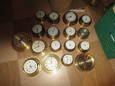 17 Schiffsuhren und Barometer